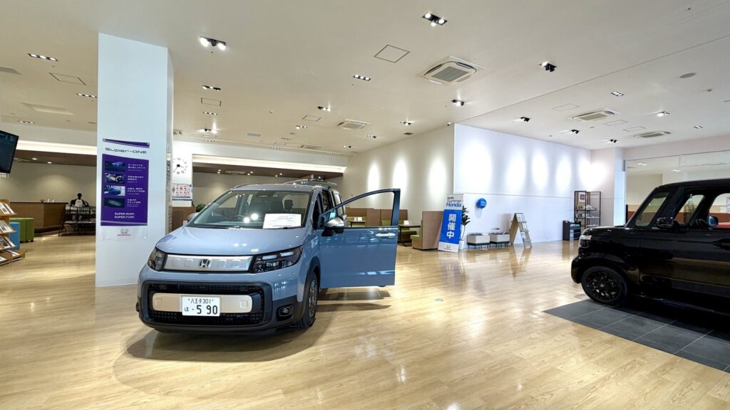 Honda Cars 東京西 さくらモール羽村店のショールーム